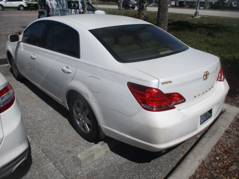 Used 2005 Toyota Avalon XLE image 6