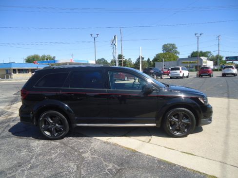 Used 2020 Dodge Journey FWD Crossroad image 15