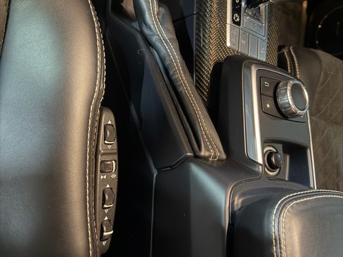 Used 2018 Mercedes-Benz G 550 Squared image 32