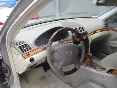 Used 2006 Mercedes-Benz E 350 image 8