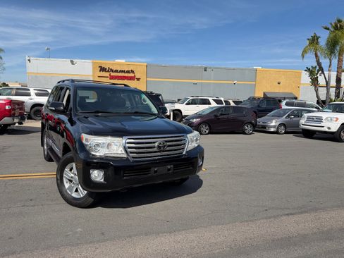 Used 2013 Toyota Land Cruiser image 1