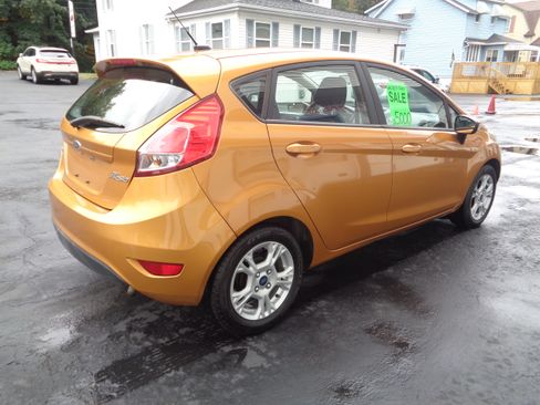 Used 2016 Ford Fiesta SE image 2