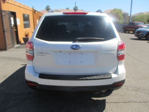 Used 2015 Subaru Forester 2.5i Premium Sport Utility 4D AWD/4WD image 11