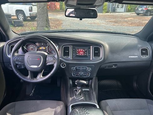 Used 2015 Dodge Charger SE image 20