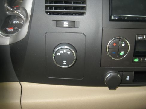 Used 2013 Chevrolet Silverado 1500 4x4 Crew Cab LT image 13