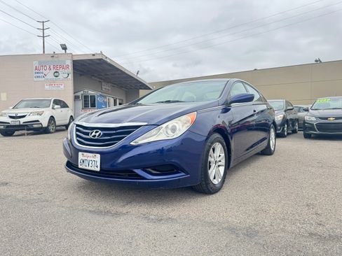 Used 2011 Hyundai Sonata GLS FWD image 2