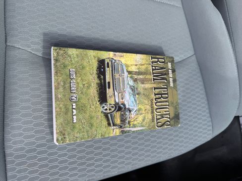 Used 2017 RAM 1500 ST AWD/4WD image 17