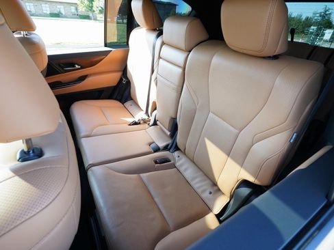 Used 2022 Lexus LX 600 4WD w/ Premium Package image 12