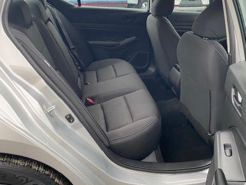 Used 2024 Nissan Altima 2.5 S image 18