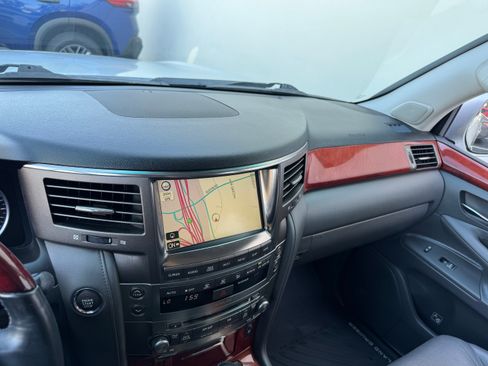 Used 2009 Lexus LX 570 image 30