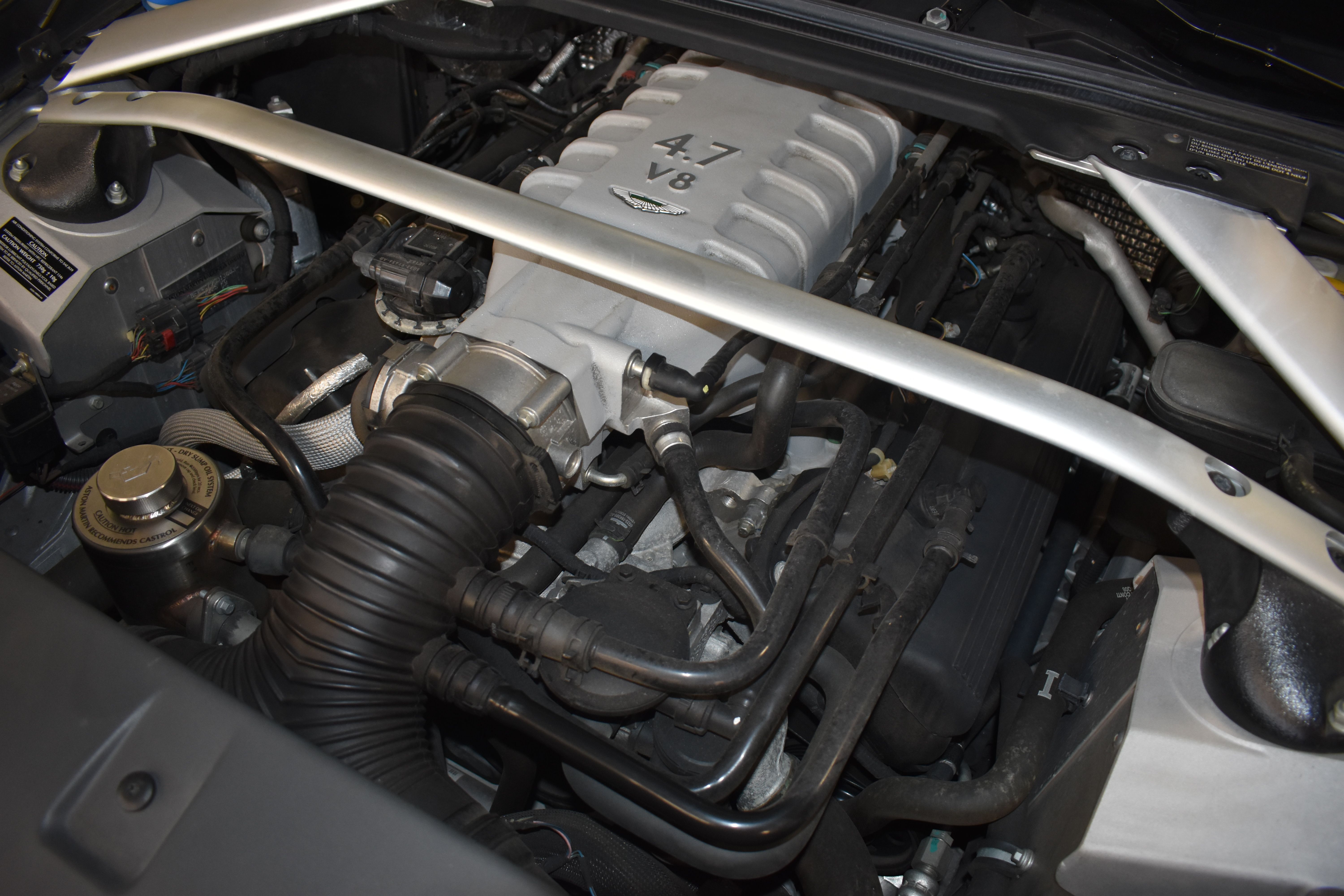 Used 2009 Aston Martin V8 Vantage Roadster RWD image 51