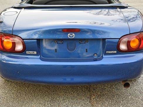 Used 1999 MAZDA MX-5 Miata 10th Anniversary Edition image 17