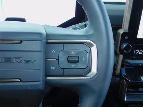 Used 2025 GMC Hummer EV 3X image 32