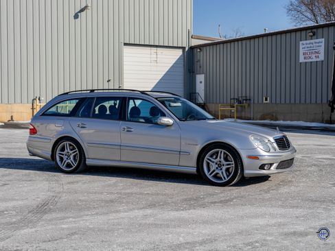 Used 2005 Mercedes-Benz E 55 AMG image 23