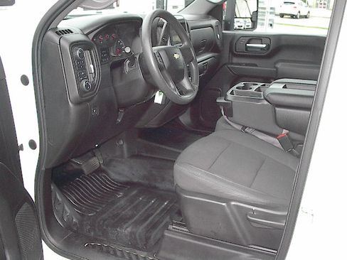 Used 2022 Chevrolet Silverado 2500 W/T AWD/4WD image 17