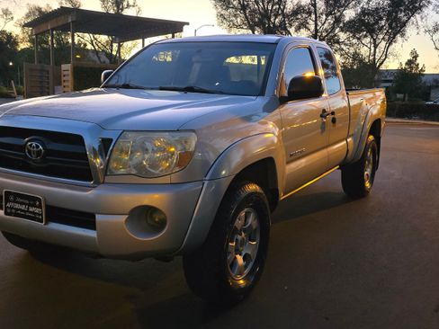 Used 2007 Toyota Tacoma PreRunner image 15