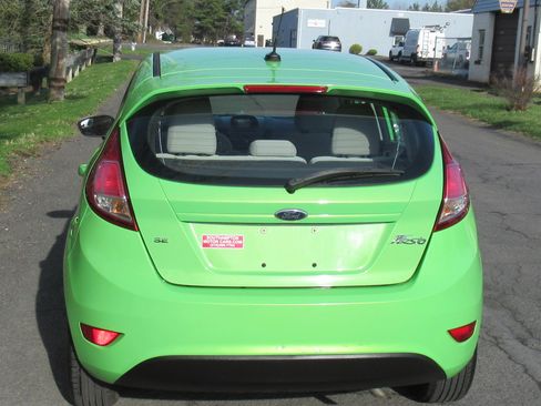 Used 2014 Ford Fiesta SE image 8