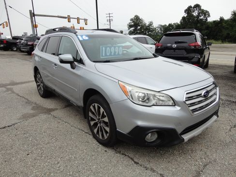 Used 2016 Subaru Outback 2.5i Limited AWD/4WD image 3