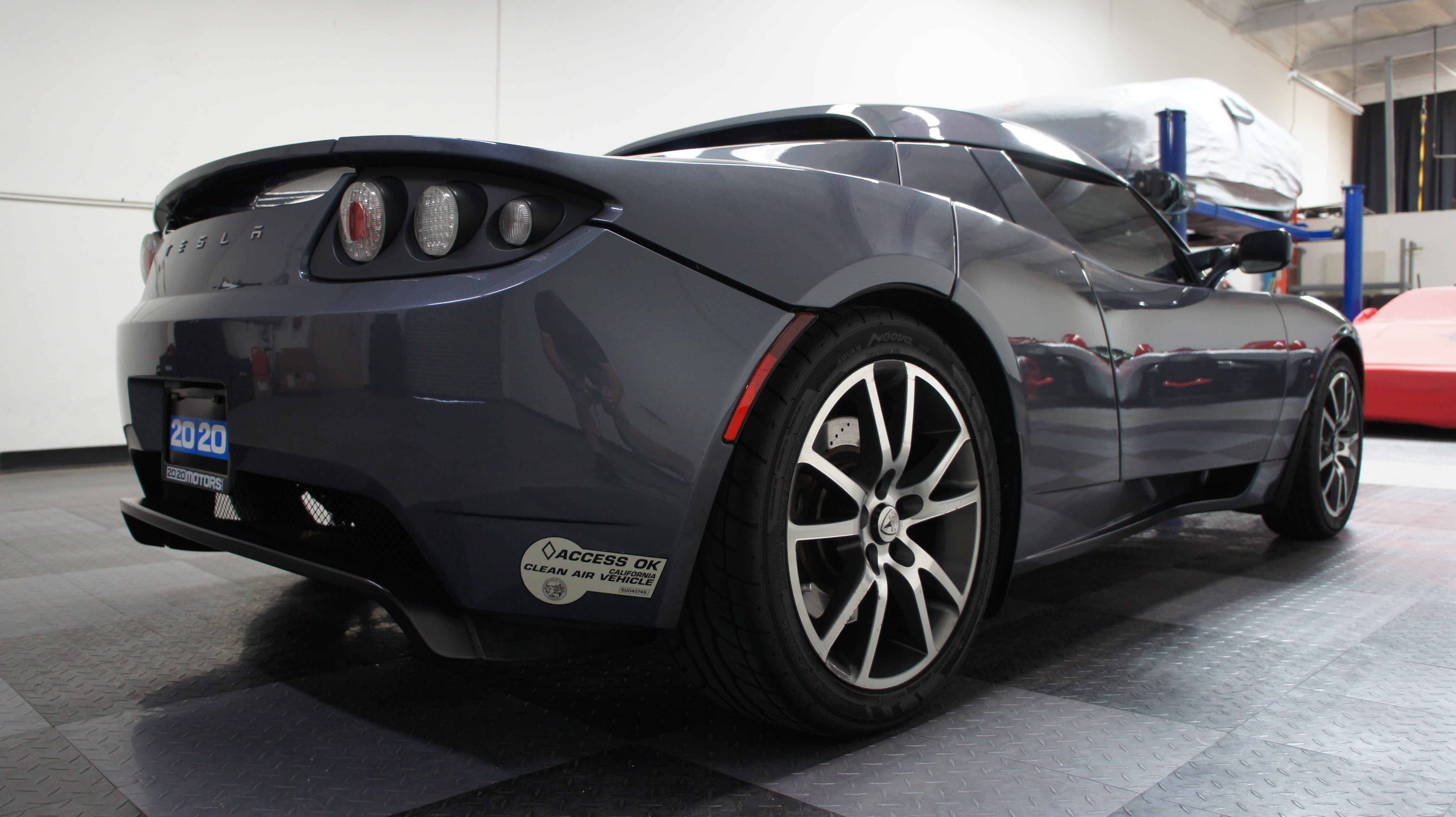 Used 2008 Tesla Roadster RWD image 9