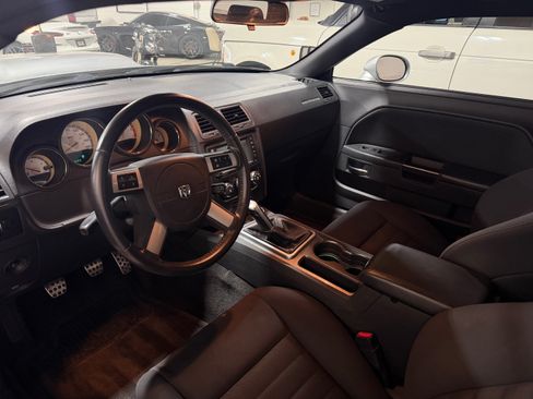 Used 2010 Dodge Challenger R/T image 24