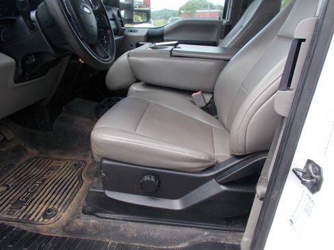Used 2019 Ford F250 2WD SuperCab Super Duty image 6