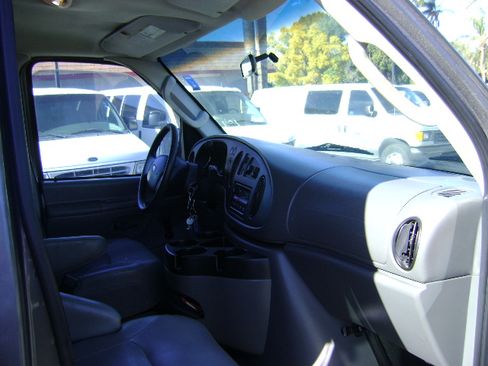 Used 2007 Ford E-350 and Econoline 350 image 11