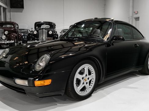 Used 1997 Porsche 911 Targa image 2