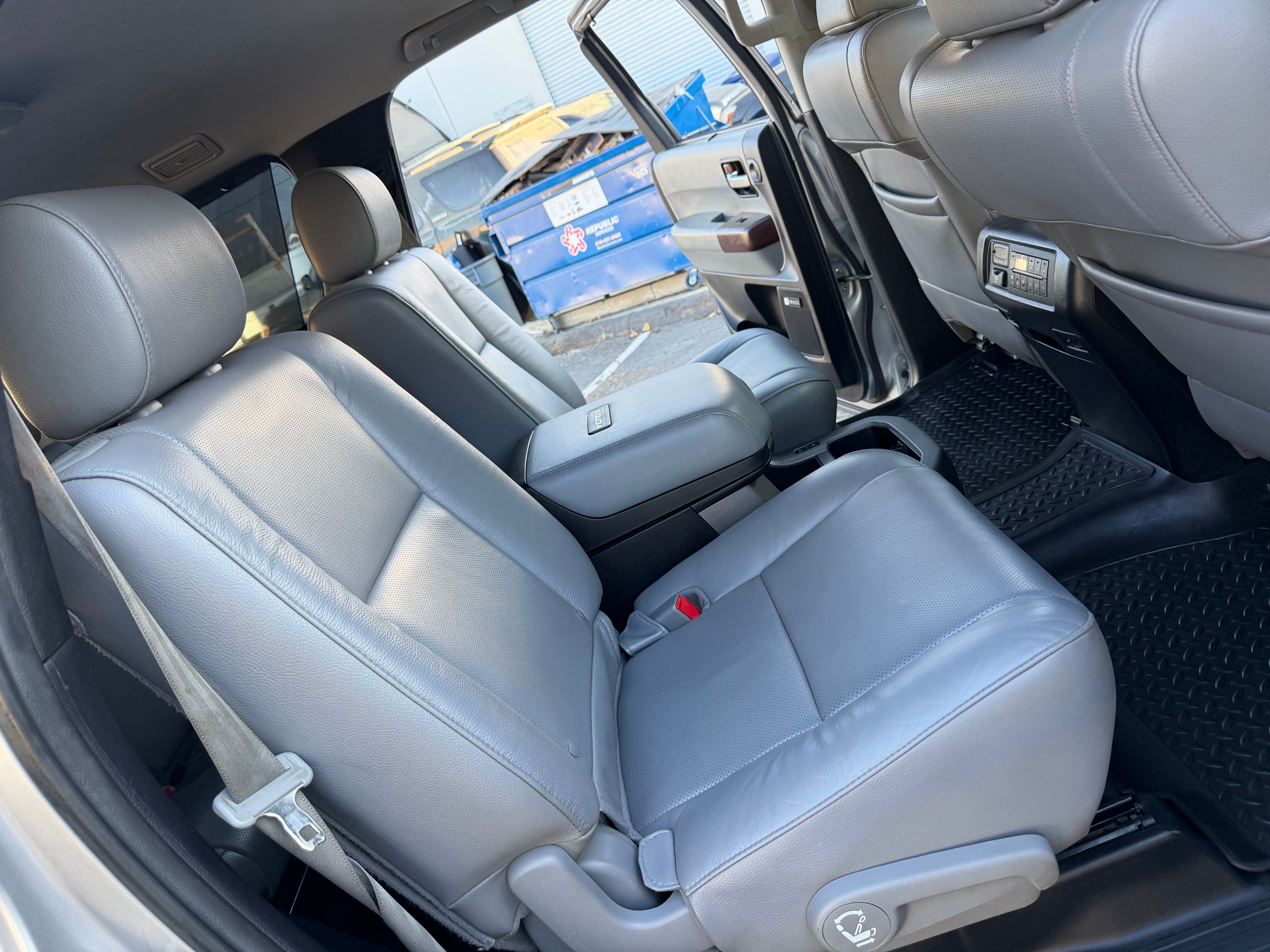Used 2015 Toyota Sequoia Platinum AWD/4WD image 27