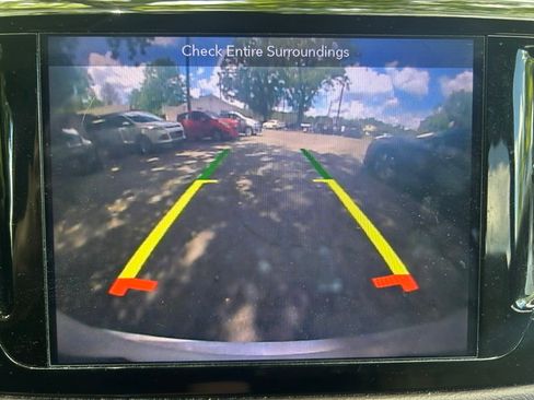 Used 2019 Chrysler Pacifica Touring-L Plus FWD image 14