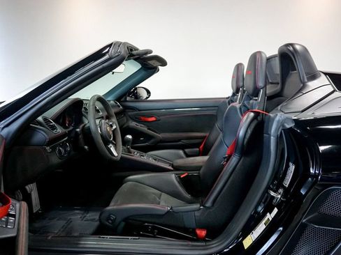 Used 2022 Porsche 718 Boxster Spyder RWD image 10