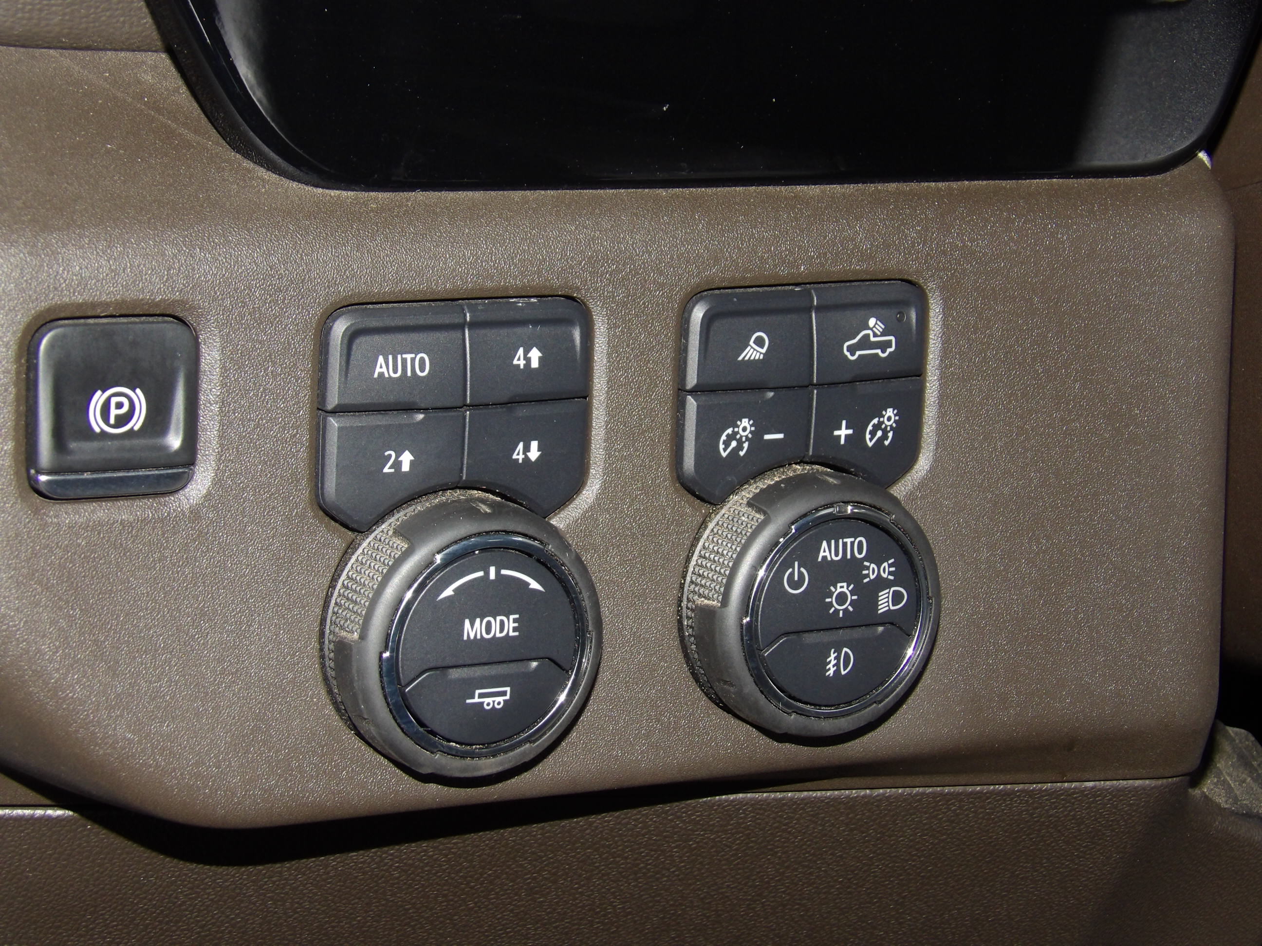 Used 2025 Chevrolet Silverado 3500 4x4 Crew Cab LTZ image 33