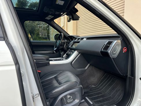Used 2016 Land Rover Range Rover Sport HSE image 11
