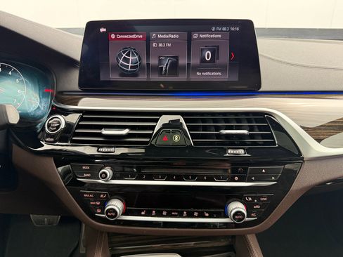 Used 2019 BMW M550i xDrive image 28