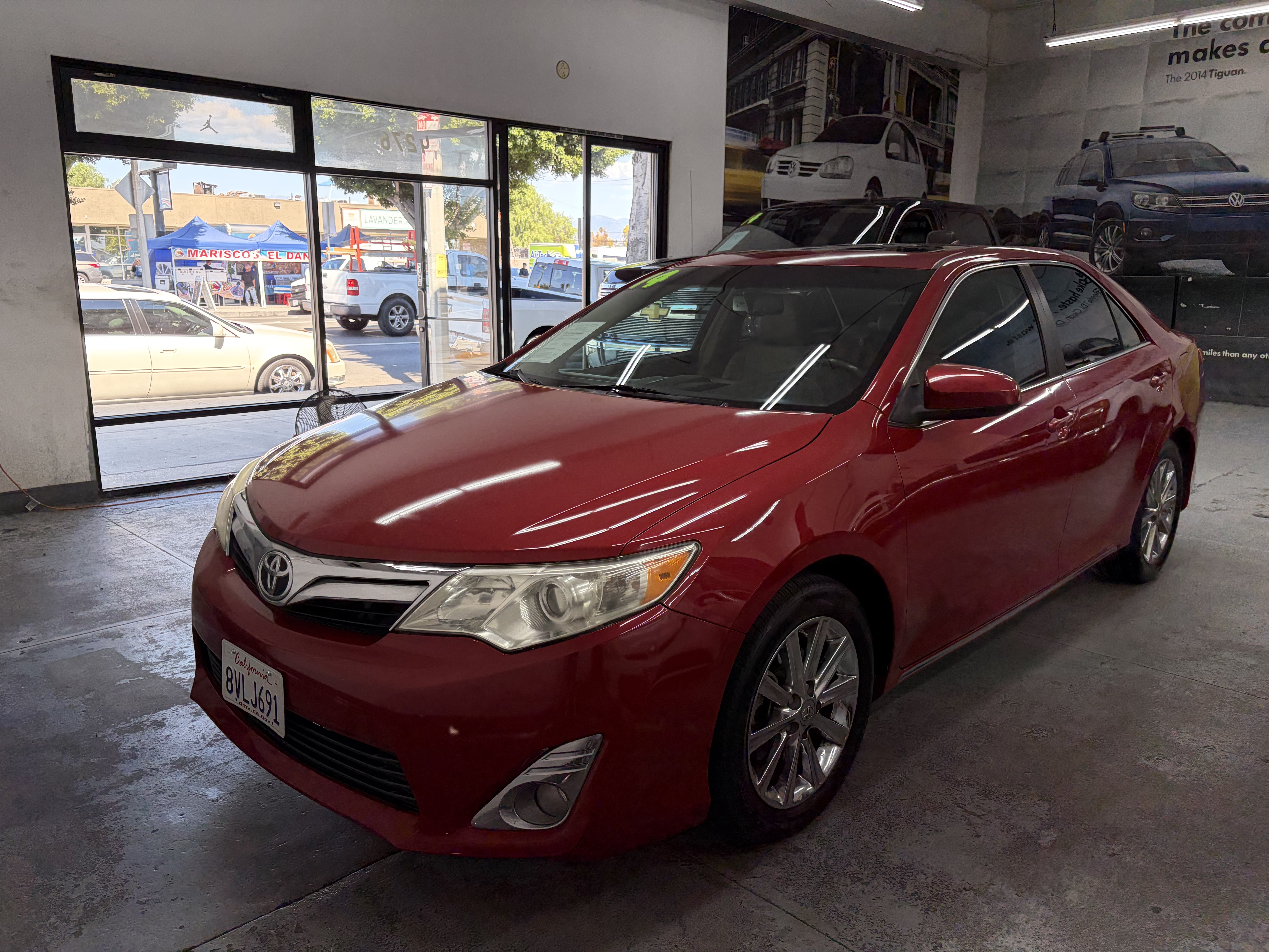 Used 2014 Toyota Camry XLE FWD image 1