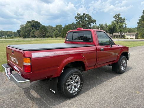 Used 1994 Toyota Pickup 4x4 Regular Cab DX image 5