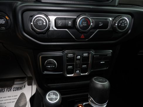 Used 2019 Jeep Wrangler Unlimited Sport image 12