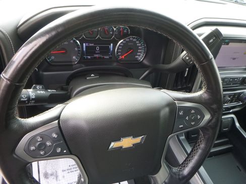 Used 2017 Chevrolet Silverado 1500 LTZ Z71 image 30