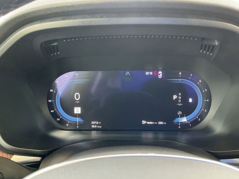 Used 2023 Volvo XC60 B5 Plus image 22