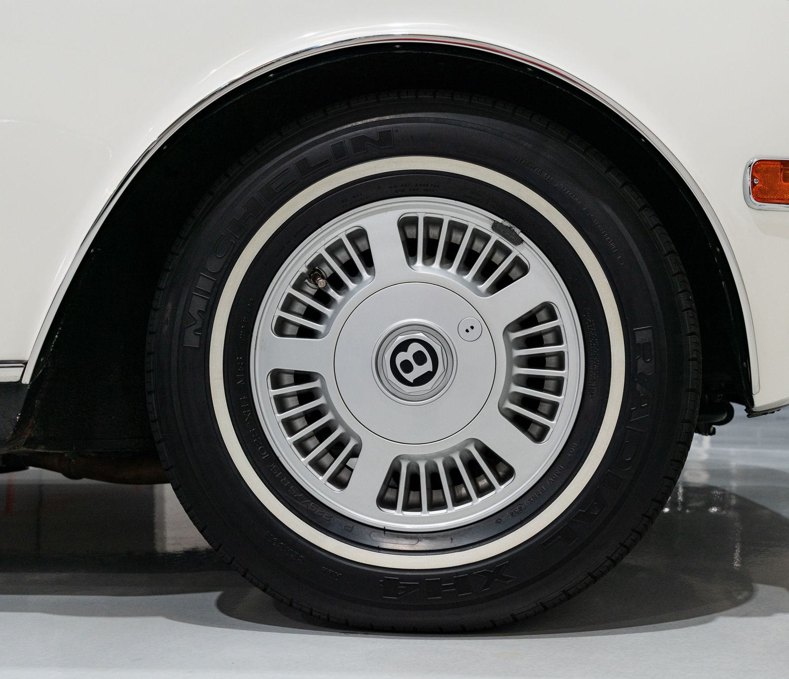 Used 1989 Bentley Continental RWD image 19