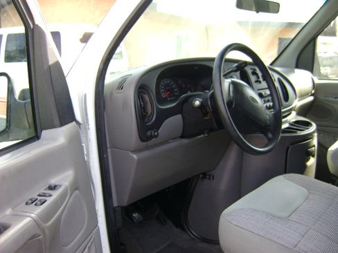 Used 1998 Ford E-350 and Econoline 350 Club Wagon Super RWD image 10