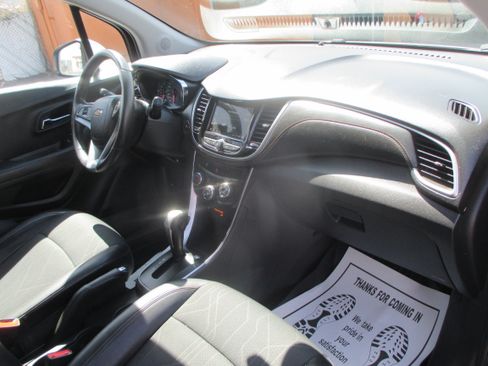 Used 2019 Chevrolet Trax LT AWD/4WD image 4