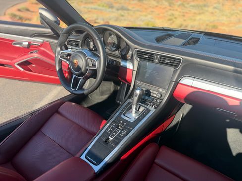 Used 2019 Porsche 911 Carrera Cabriolet RWD image 21