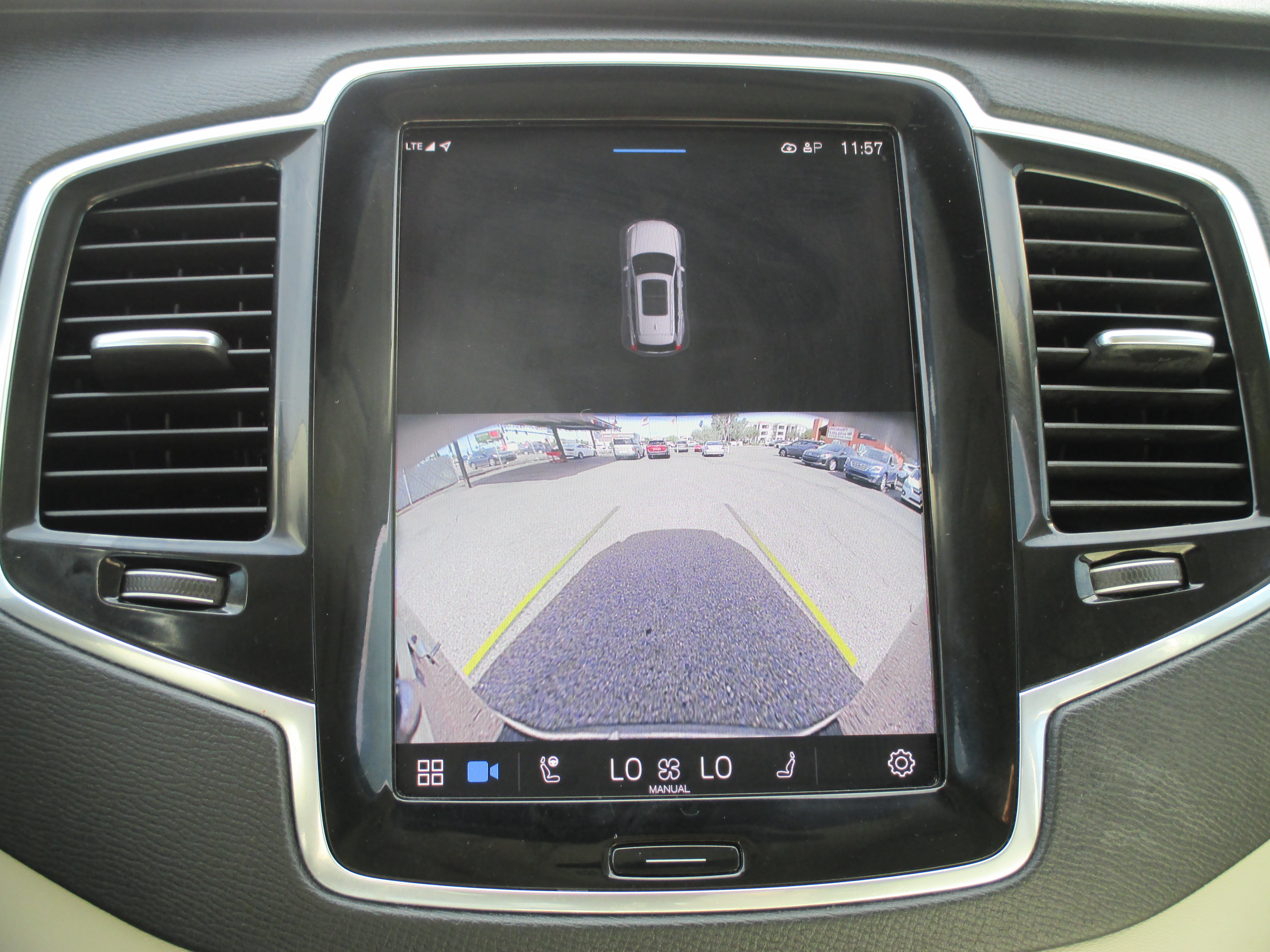 Used 2023 Volvo XC90 AWD B6 Plus Bright image 8