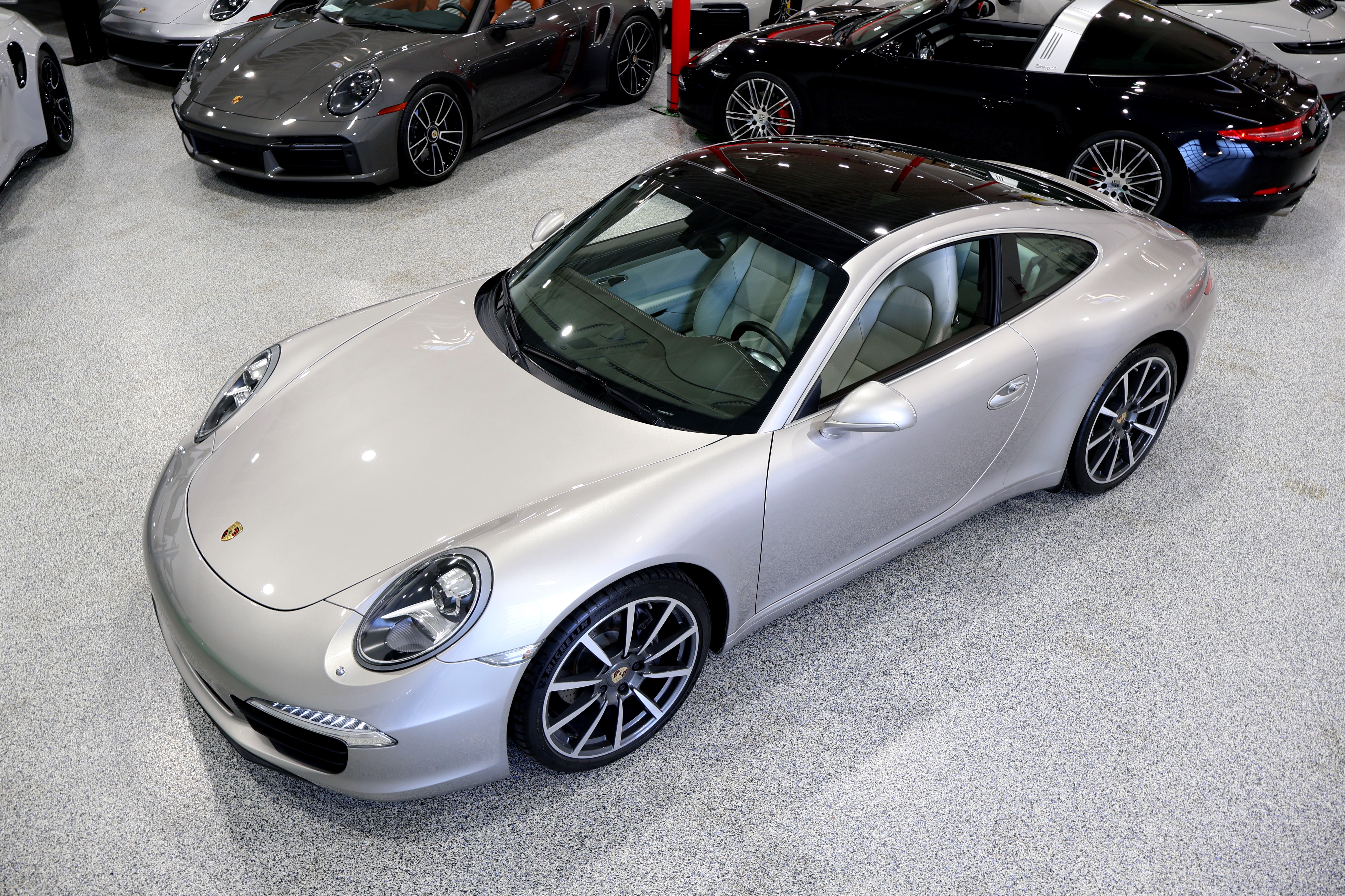 Used 2013 Porsche 911 Carrera RWD image 5