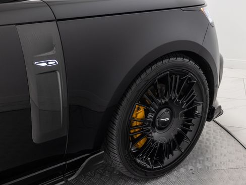 Used 2025 Land Rover Range Rover SE image 21