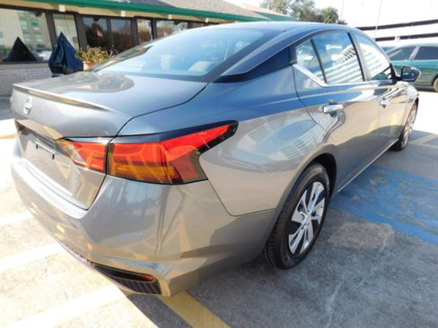 Used 2023 Nissan Altima 2.5 S FWD image 8
