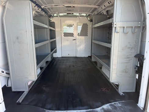 Used 2022 Chevrolet Express 3500 UNAVAIL RWD image 7