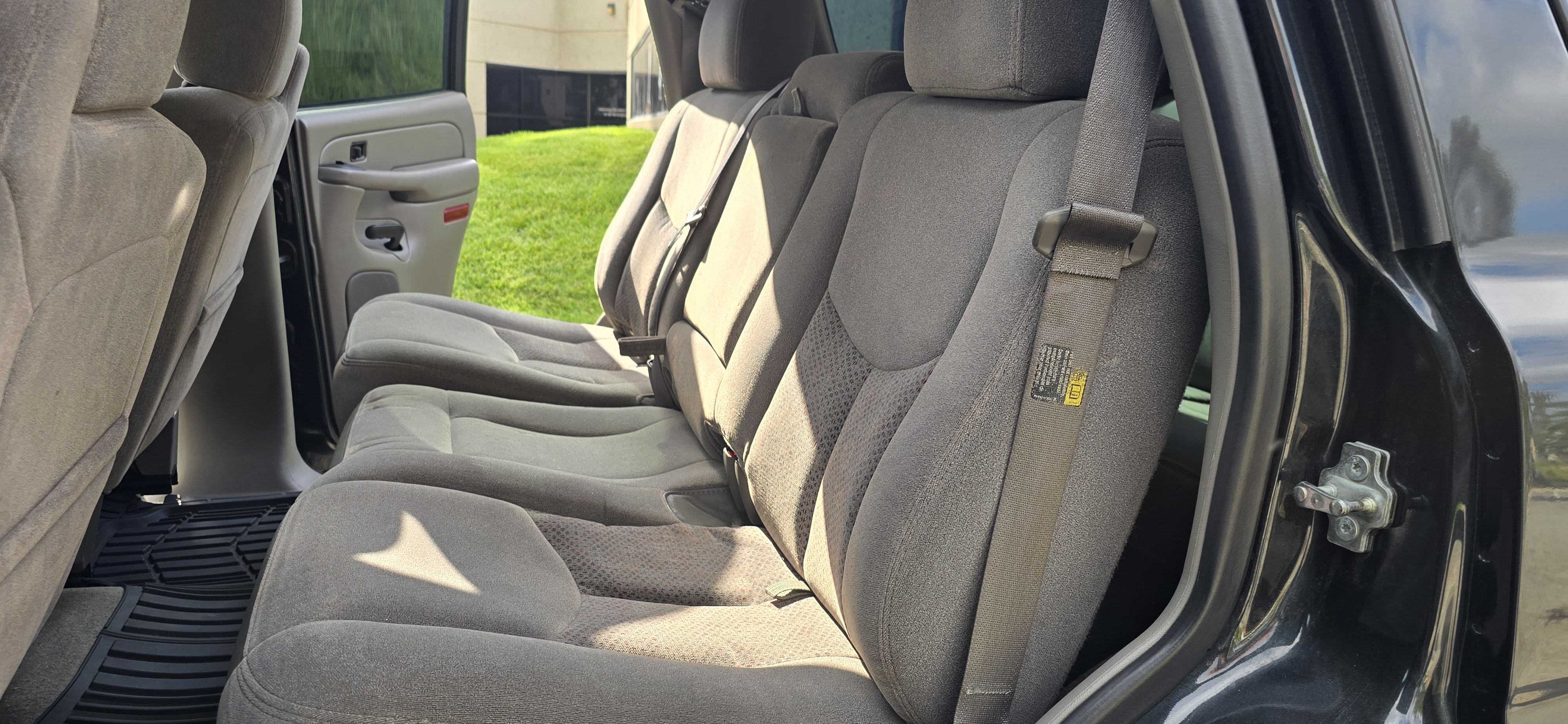 Used 2004 Chevrolet Tahoe 2WD image 38