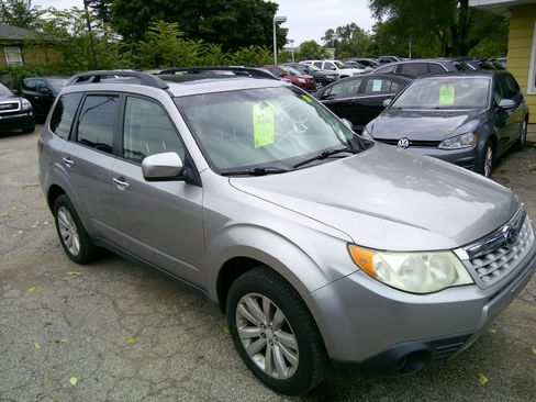 Used 2011 Subaru Forester 2.5X Premium image 3