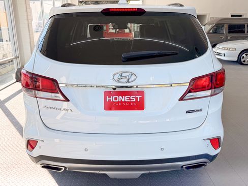 Used 2017 Hyundai Santa Fe SE image 5